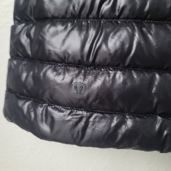 Lululemon Pack It Down Vest Hi Gloss Shine LW4BGPS, Size 12 In Shiny Black - Picture 6 of 10